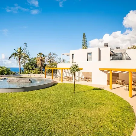 Oceans Whisper By Homie * Funchal (Madeira)