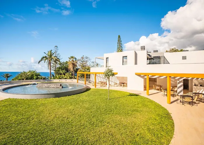 Oceans Whisper By Homie * Funchal (Madeira)